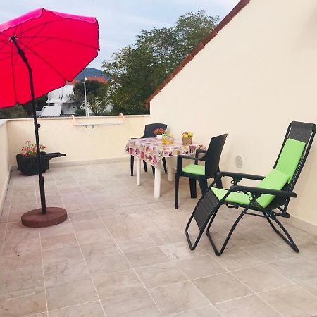 Apartmani Luiza Cres Dış mekan fotoğraf