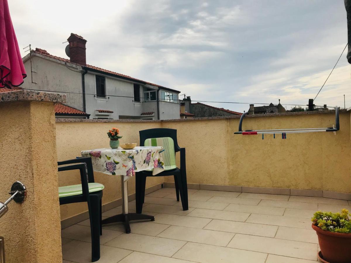 Apartmani Luiza Cres Dış mekan fotoğraf